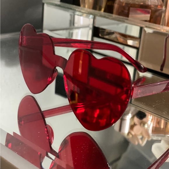 Red tinted heart shaped glasses. - Picture 4 of 4